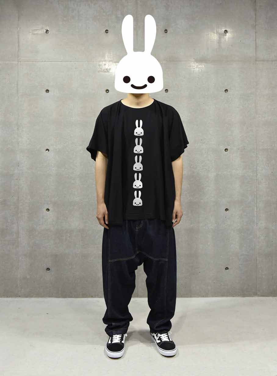 四角いTシャツ ウサギ10匹