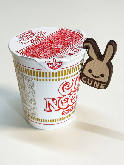 木のマグネットCUNEウサギ