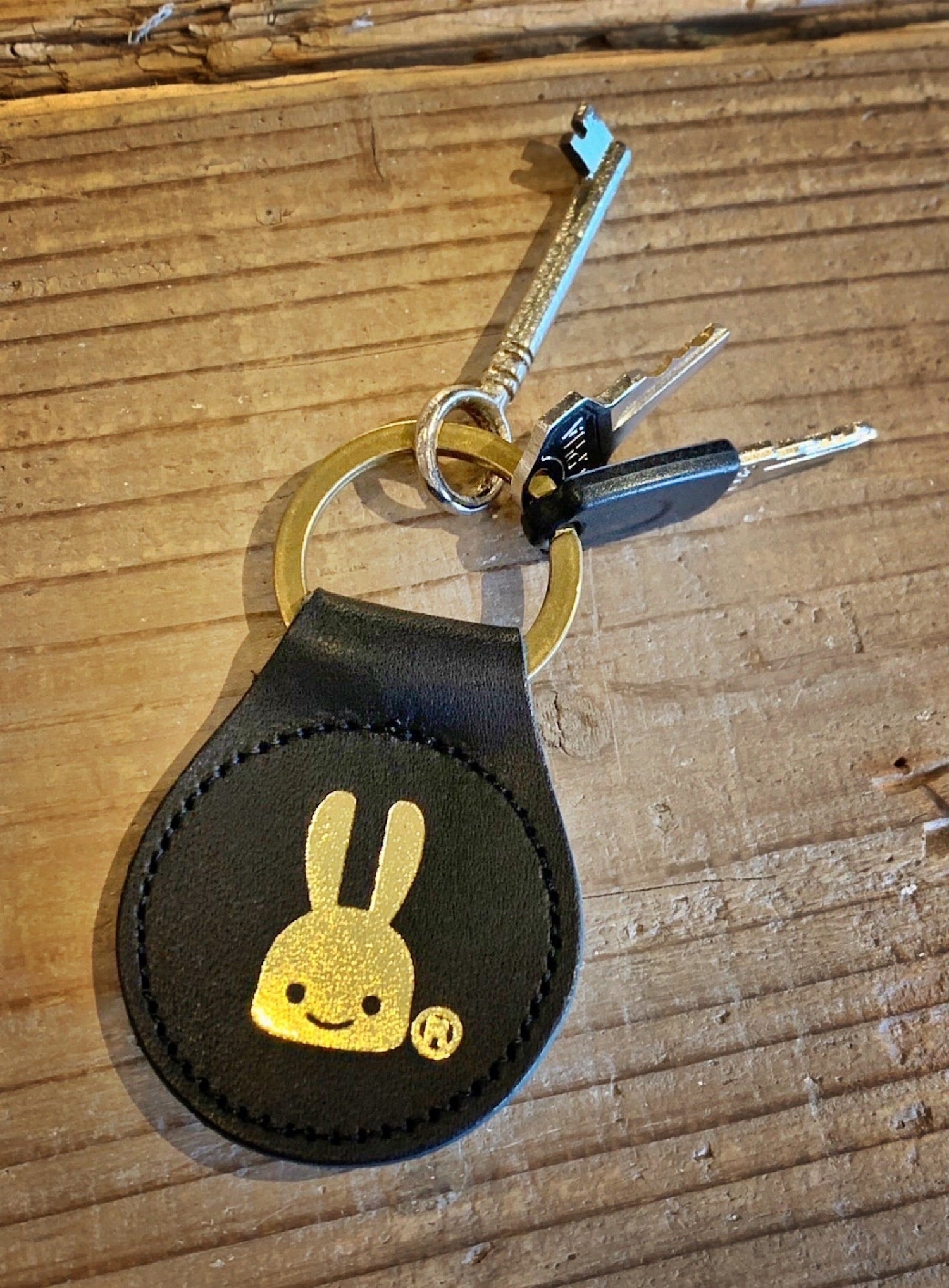 丸いレザーキーホルダー 28th