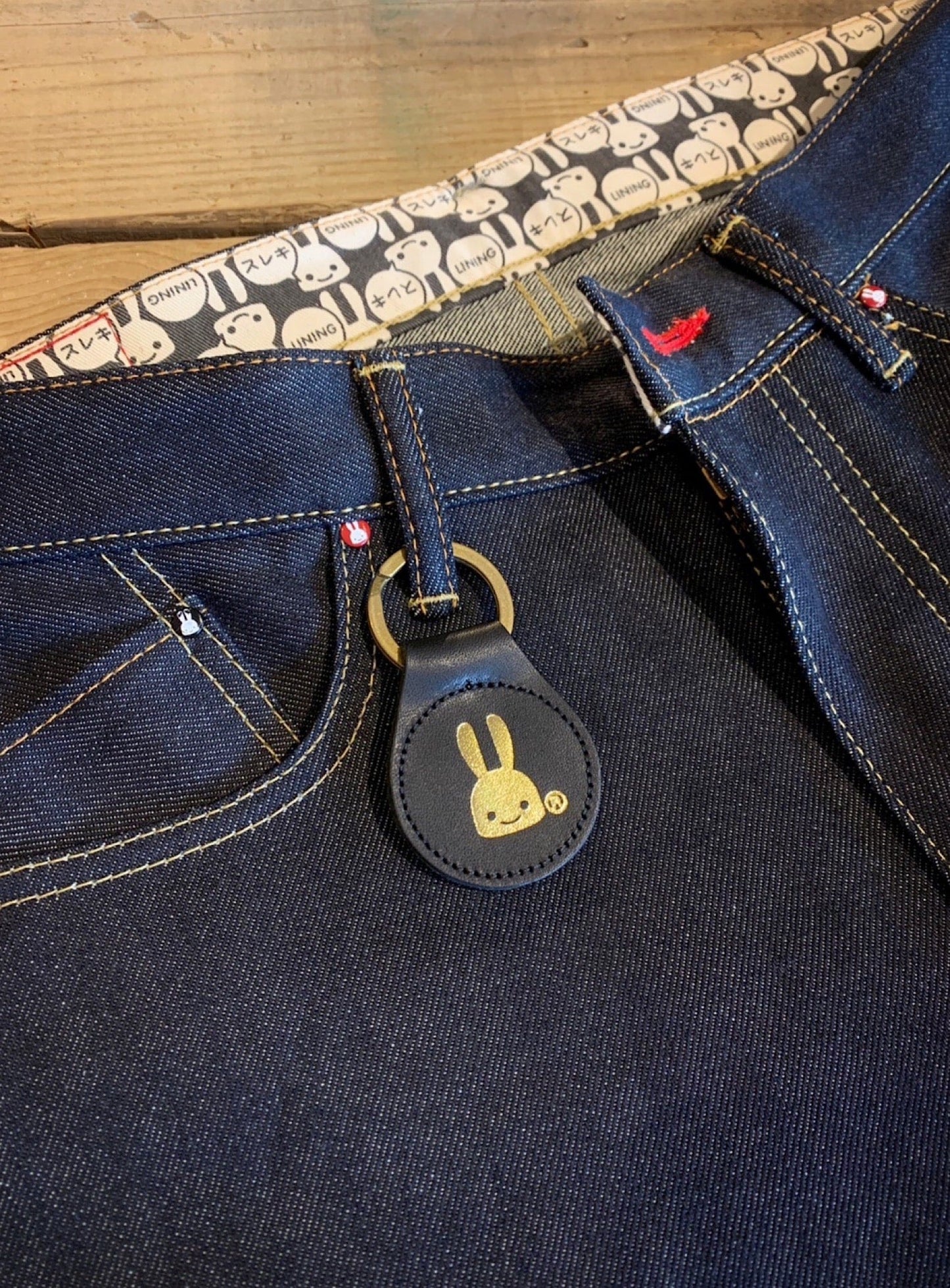 丸いレザーキーホルダー 28th