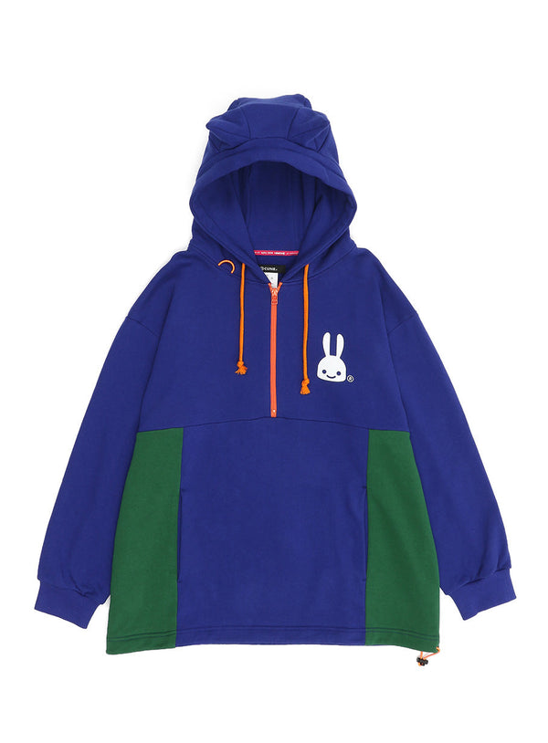 女性の耳付きハーフジップパーカー