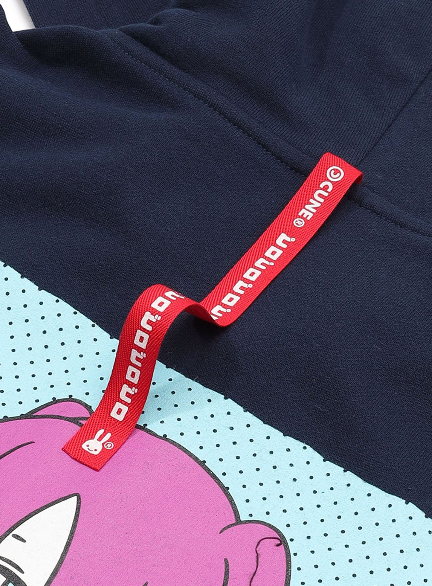 CUNE ZIP PARKA 持ち上げる