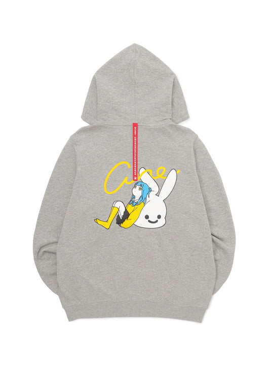 CUNE ZIP PARKA よりかかる