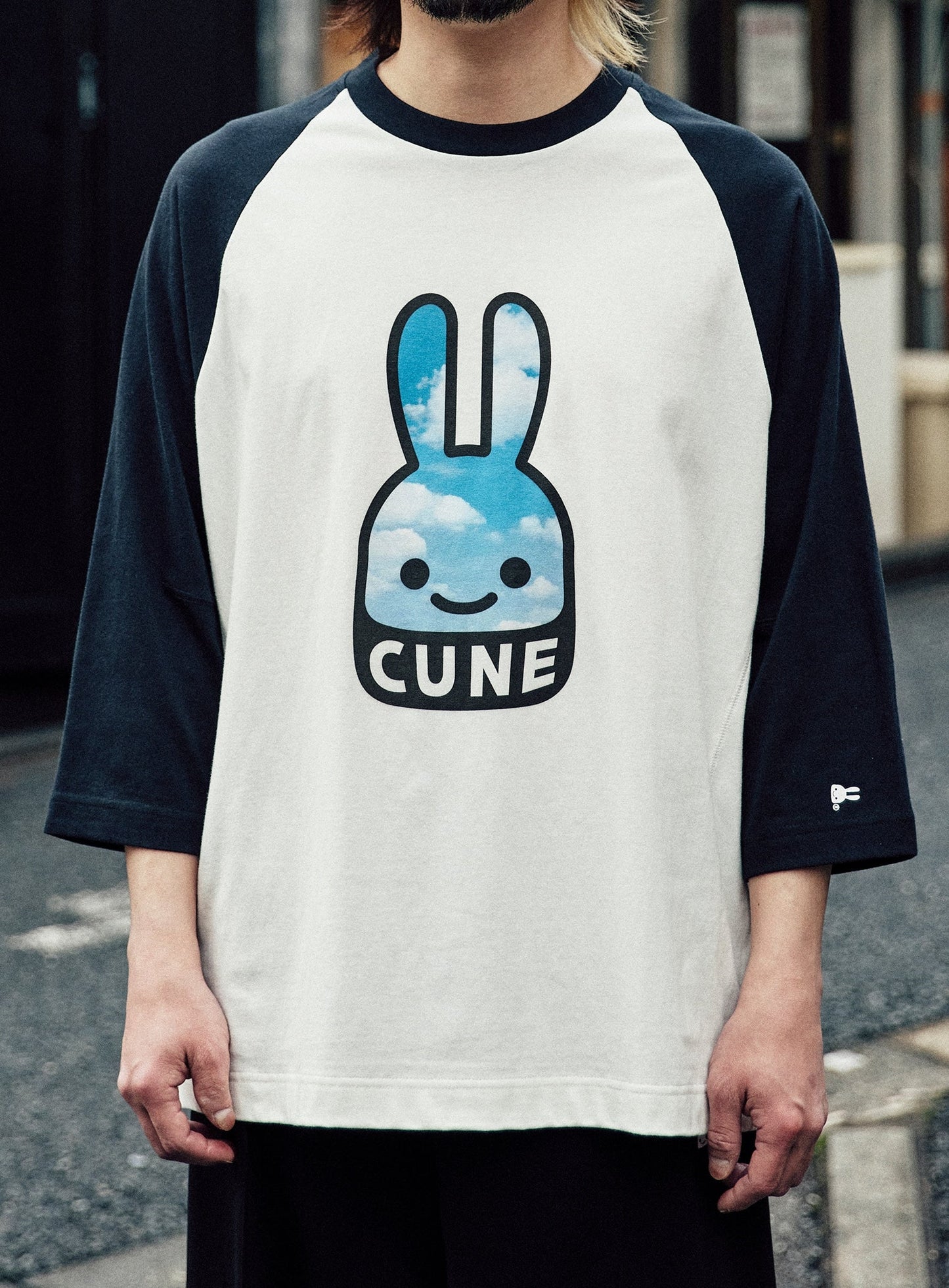 ラグランTシャツ 青空