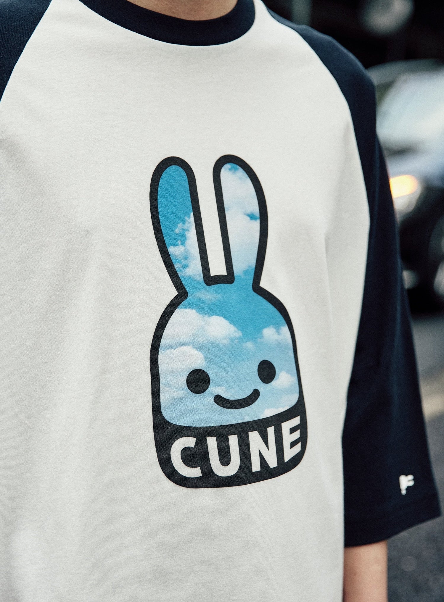 ラグランTシャツ 青空