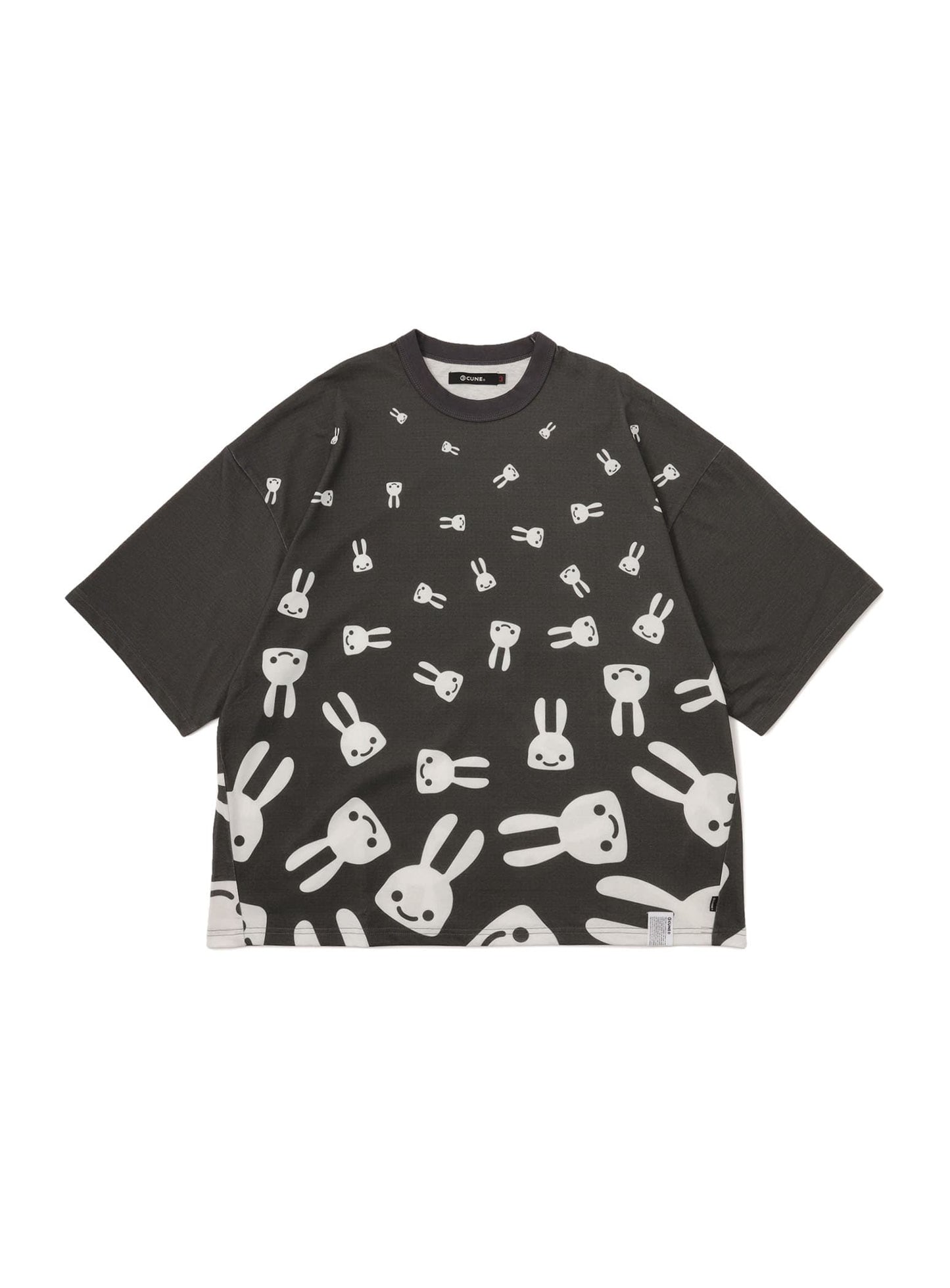 ビッグTシャツ 降り積もるウサギ