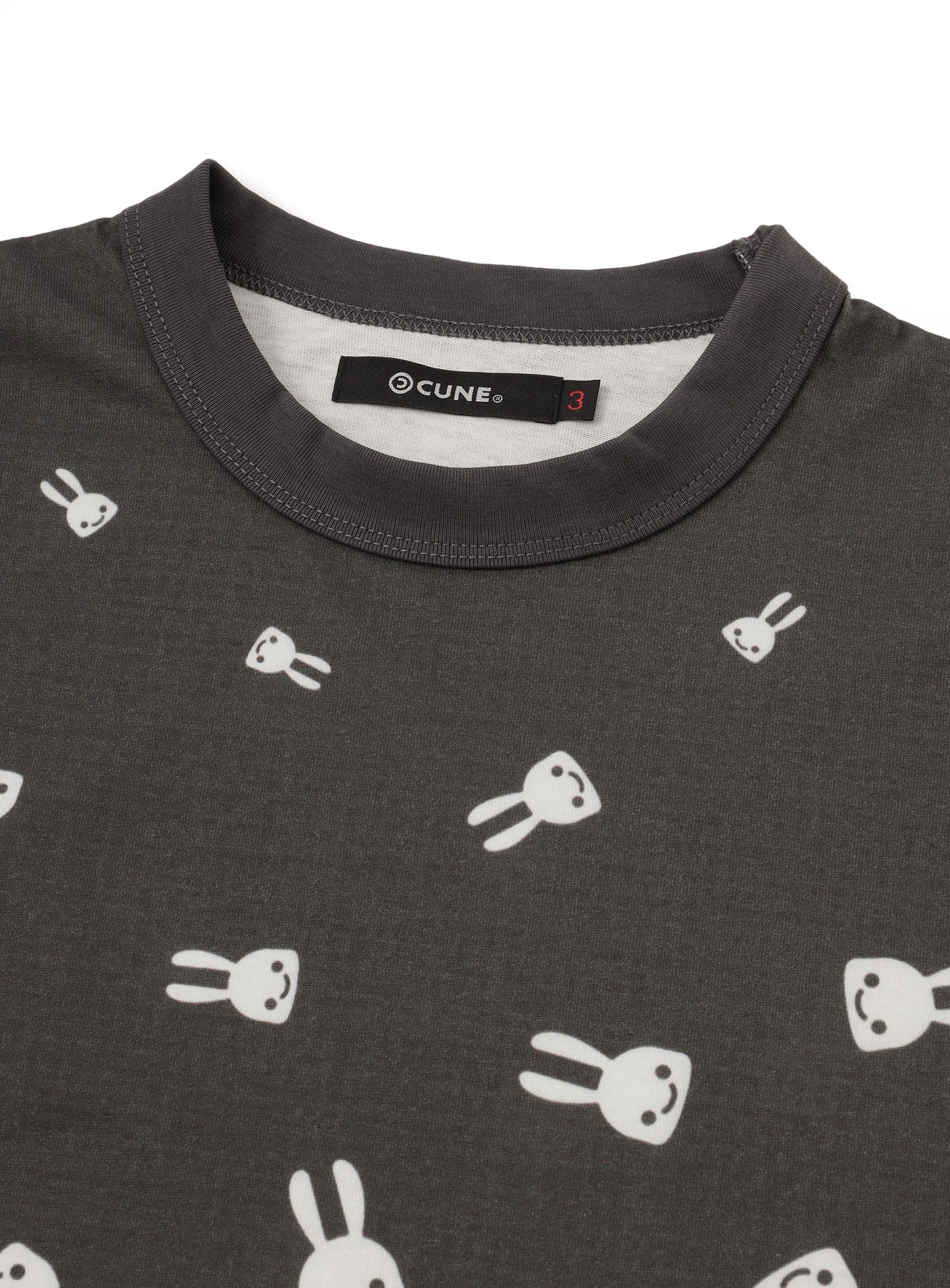 ビッグTシャツ 降り積もるウサギ
