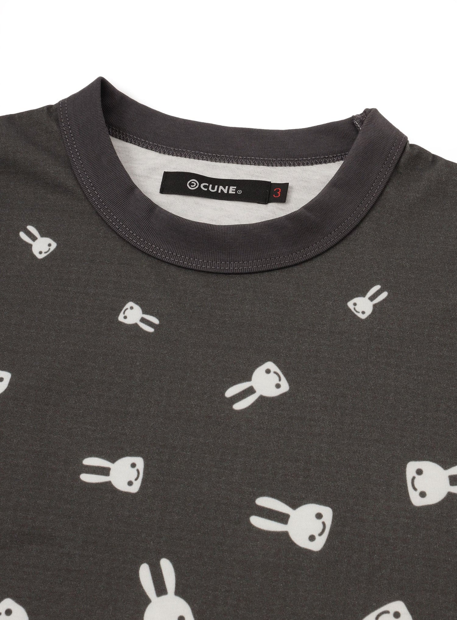 ビッグTシャツ 降り積もるウサギ