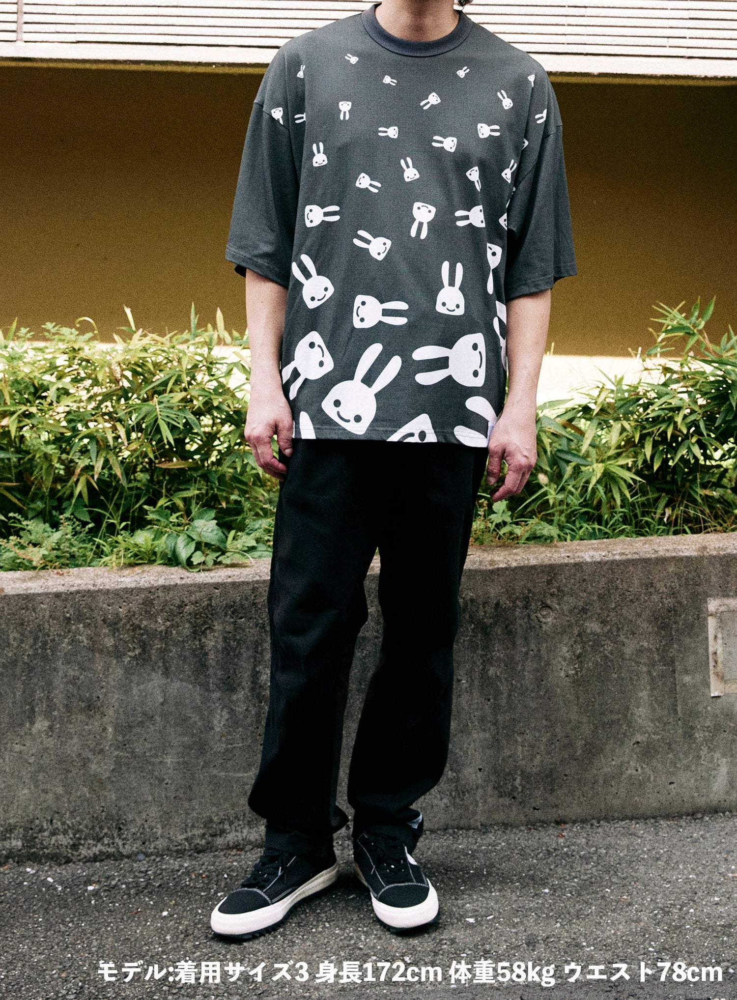 ビッグTシャツ 降り積もるウサギ