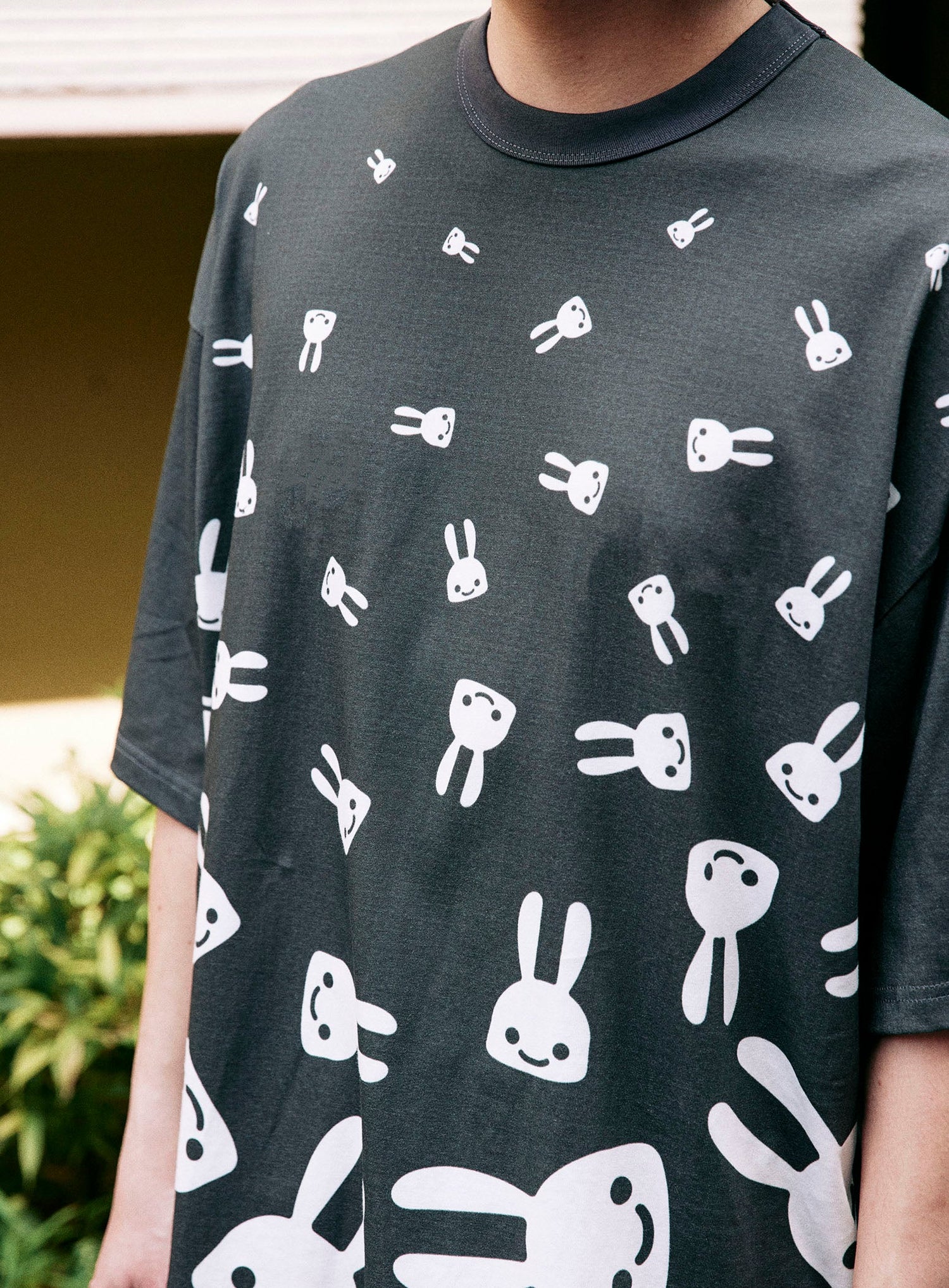 ビッグTシャツ 降り積もるウサギ