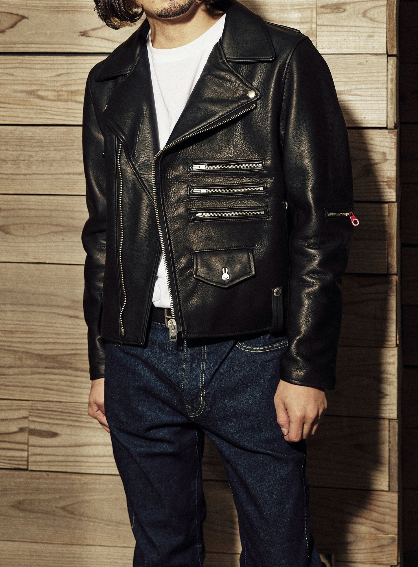 カウレザーの三RIDERS JACKET 白ウサギ