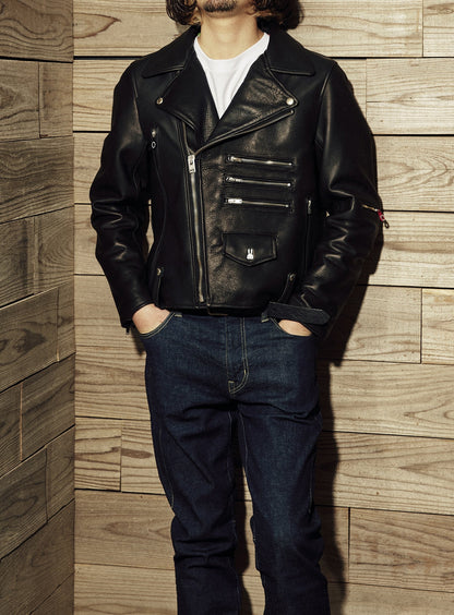 カウレザーの三RIDERS JACKET 白ウサギ
