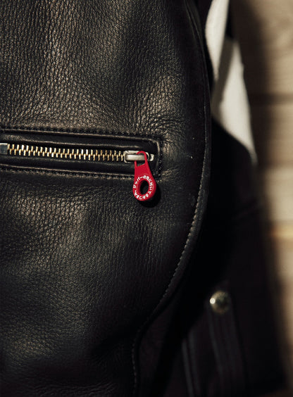 カウレザーの三RIDERS JACKET 白ウサギ