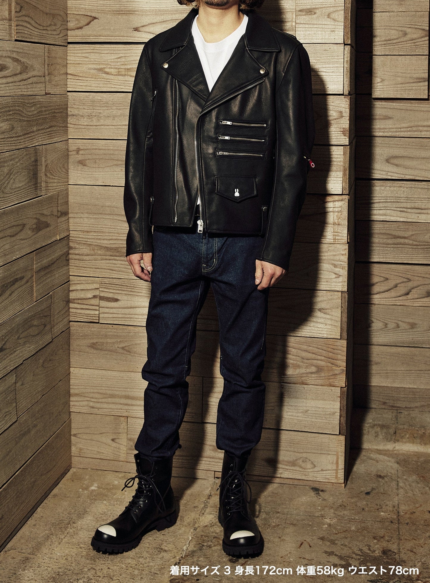 カウレザーの三RIDERS JACKET 白ウサギ