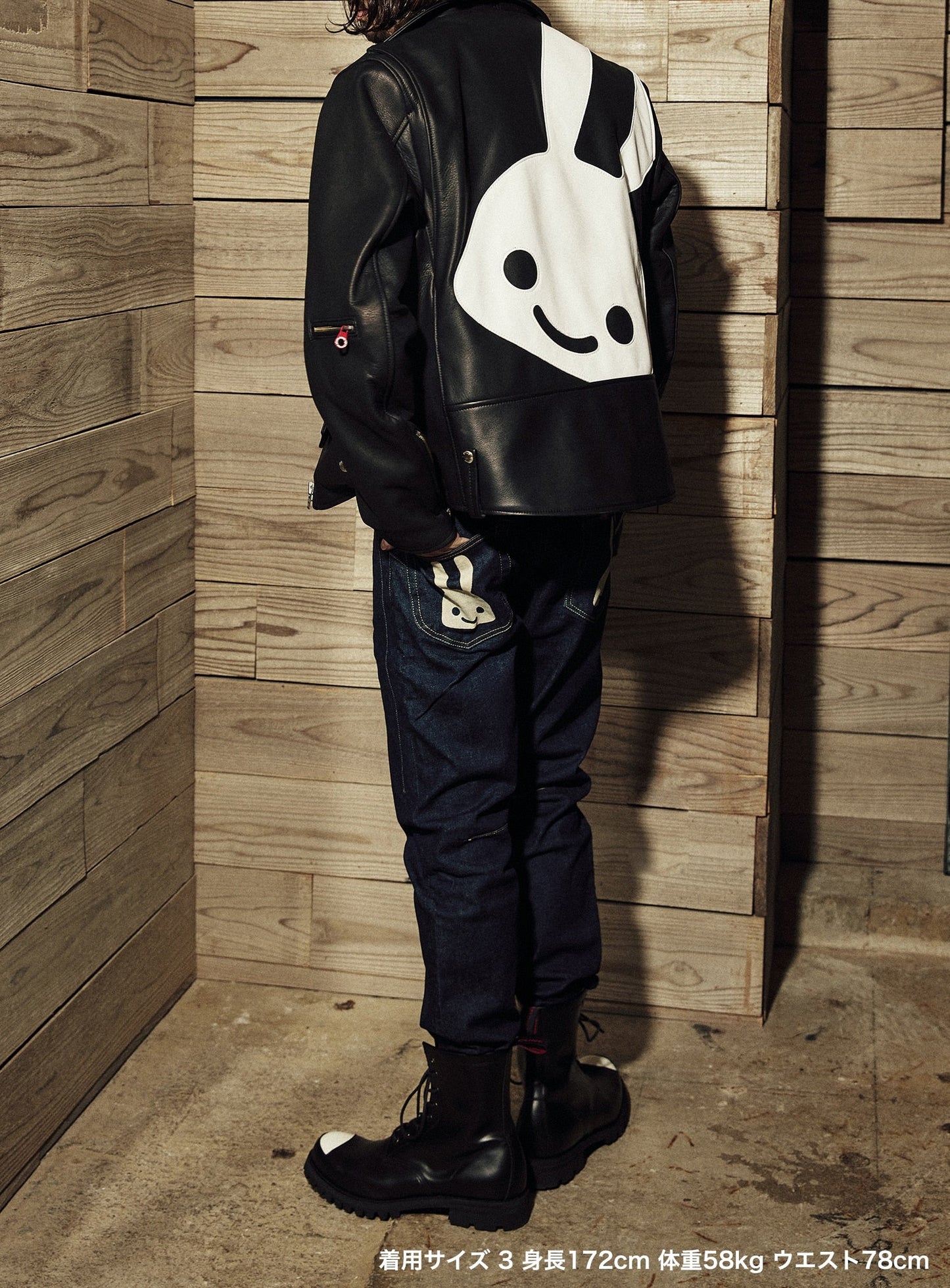 カウレザーの三RIDERS JACKET 白ウサギ
