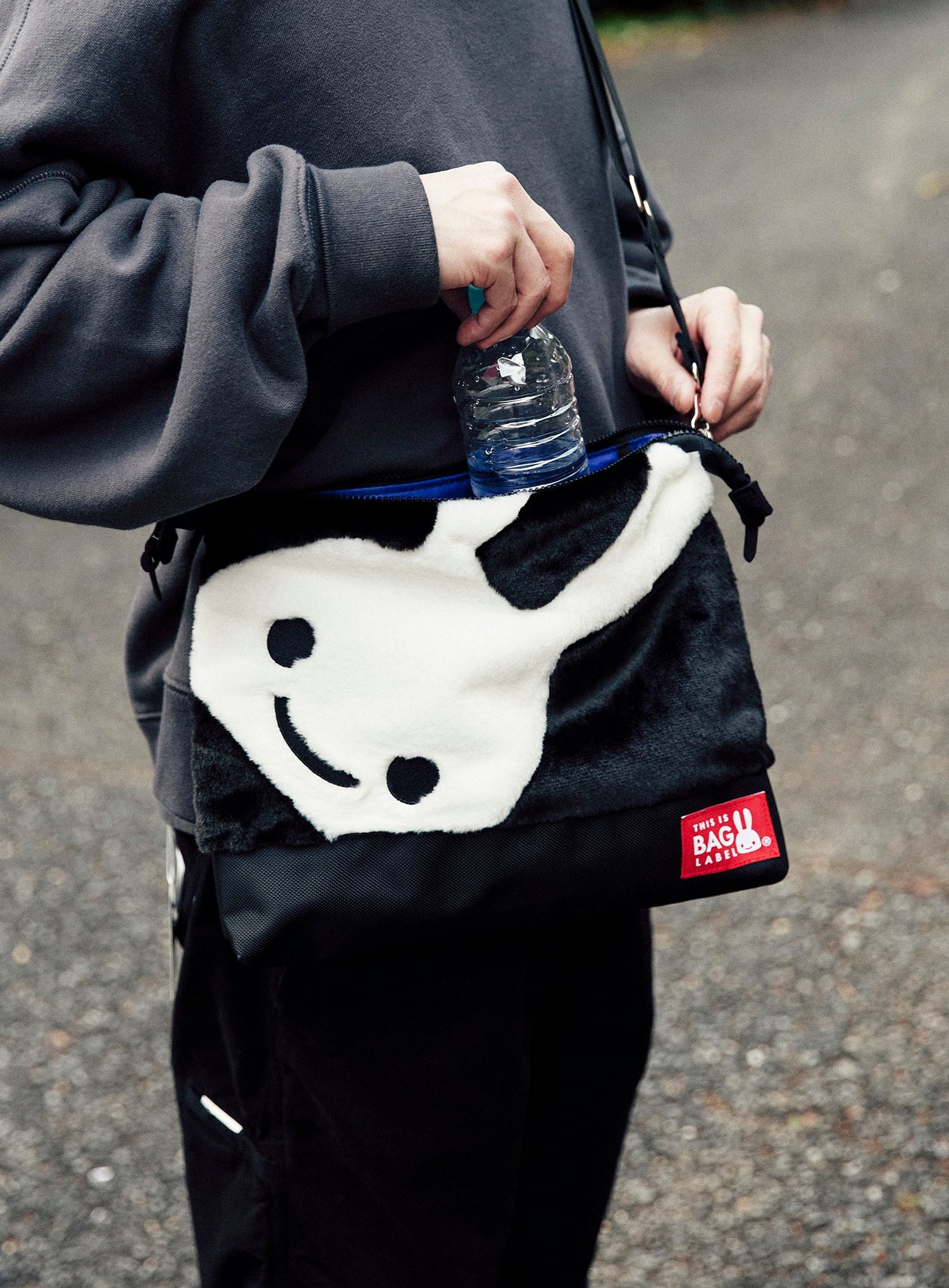 ファーショルダーバッグ