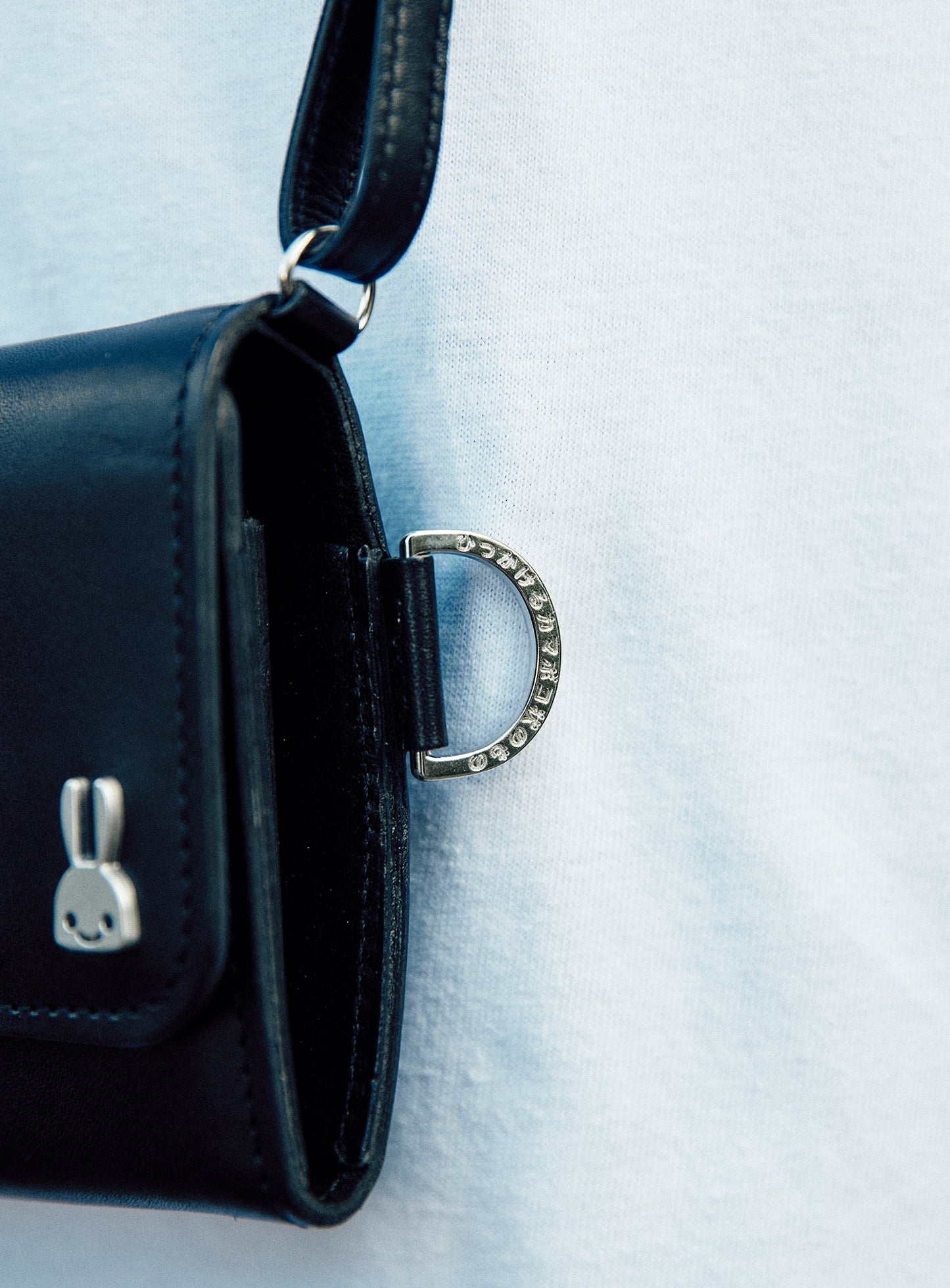 ショルダーレザースタッズウォレット U7