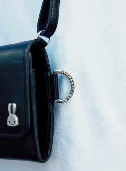 ショルダーレザースタッズウォレット U7