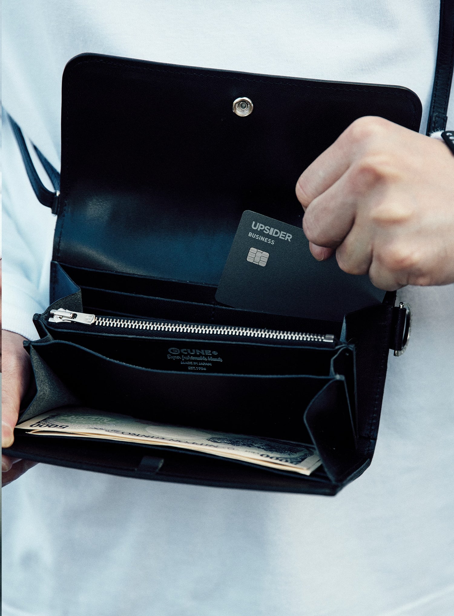 ショルダーレザースタッズウォレット U7