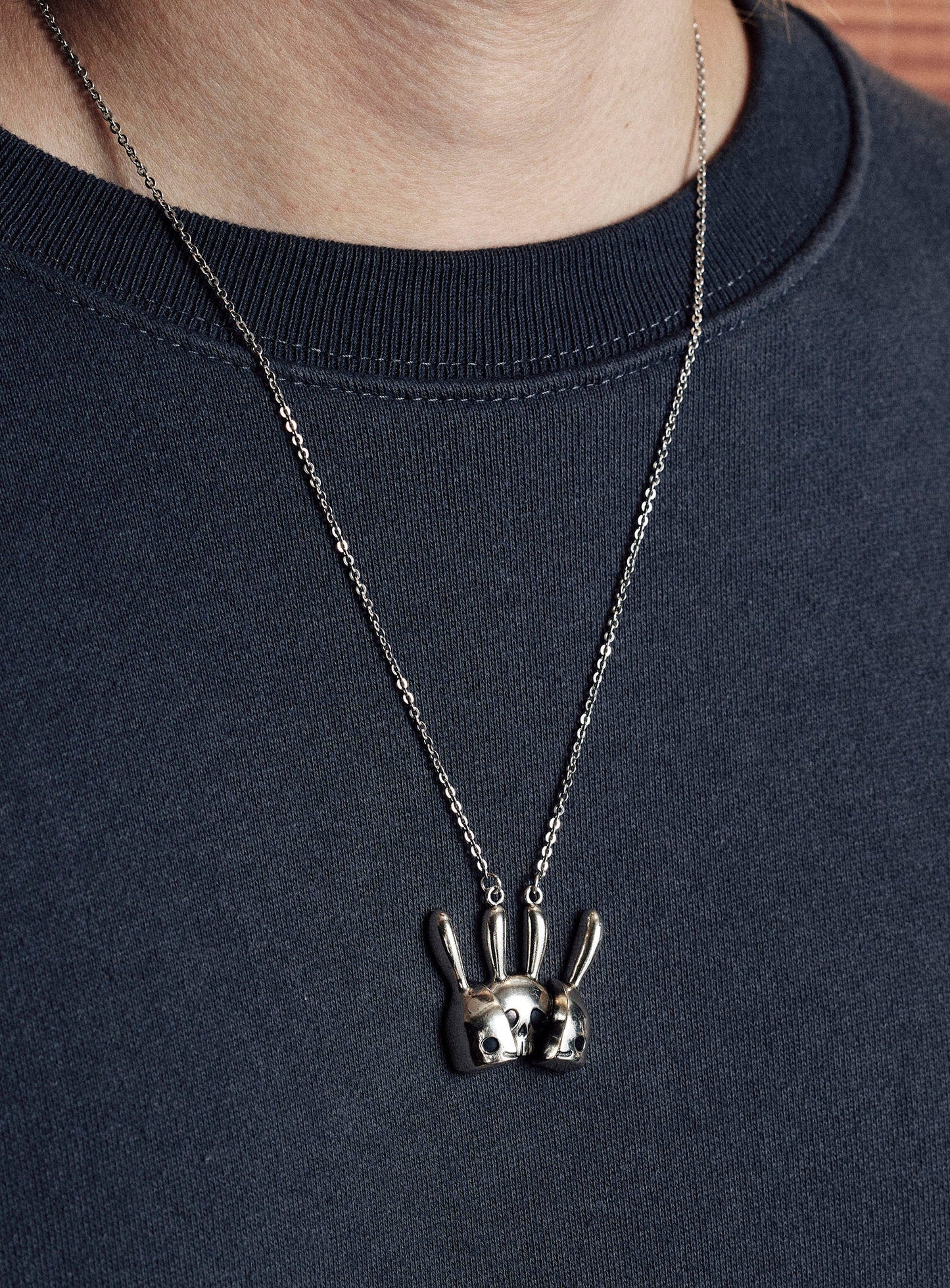 ウサギの中身ネックレス