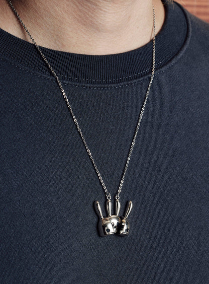 ウサギの中身ネックレス