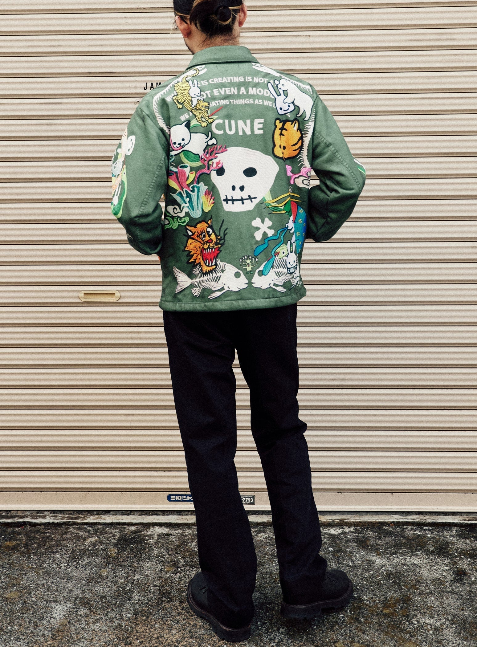 30th ANNIV ベトジャンプリントのスウェットコーチジャケット – CUNE
