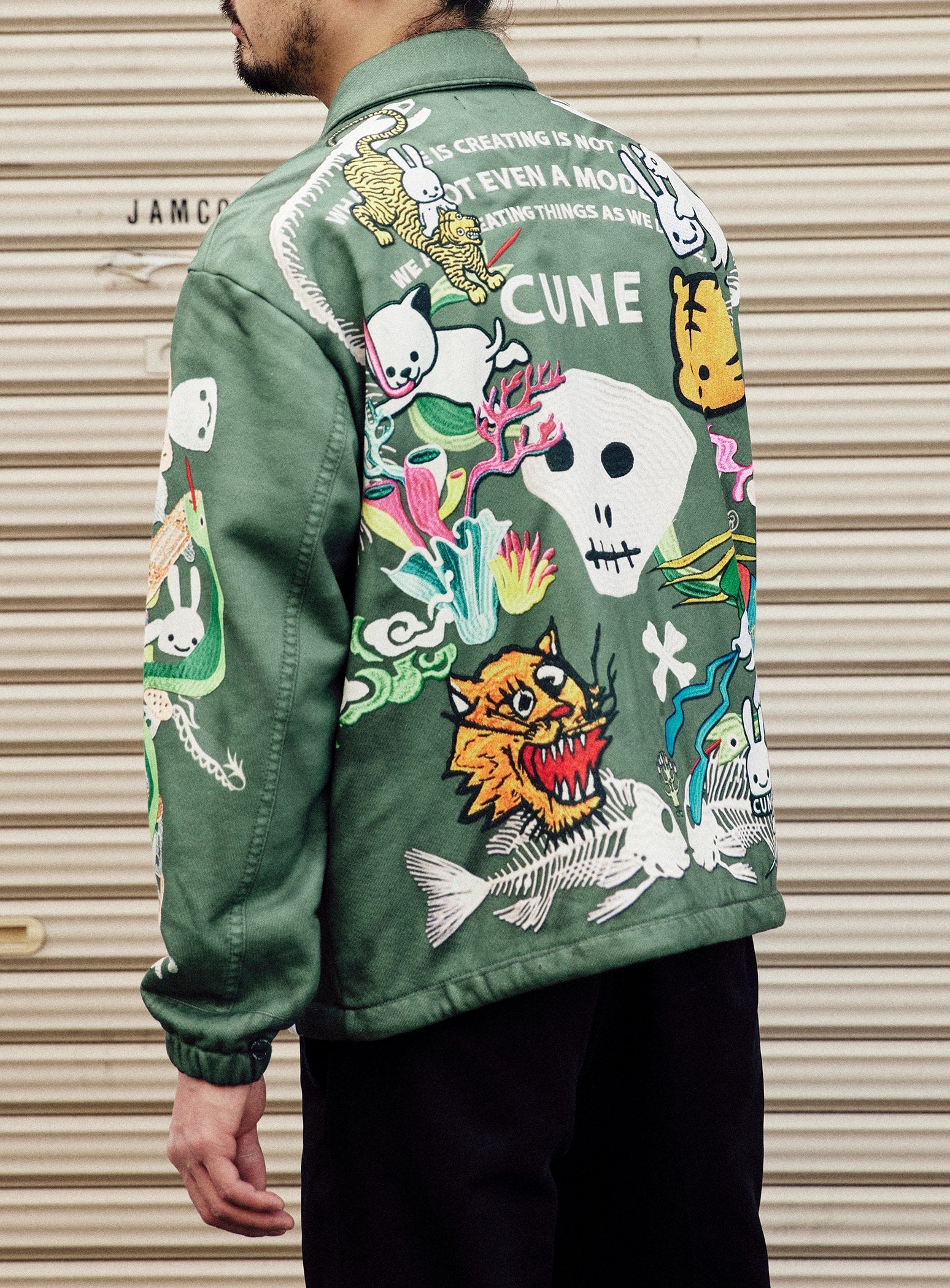 cune　コーチジャケット　30th 30th ANNIV ベトジャンプリントのスウェットコーチジャケット – CUNE