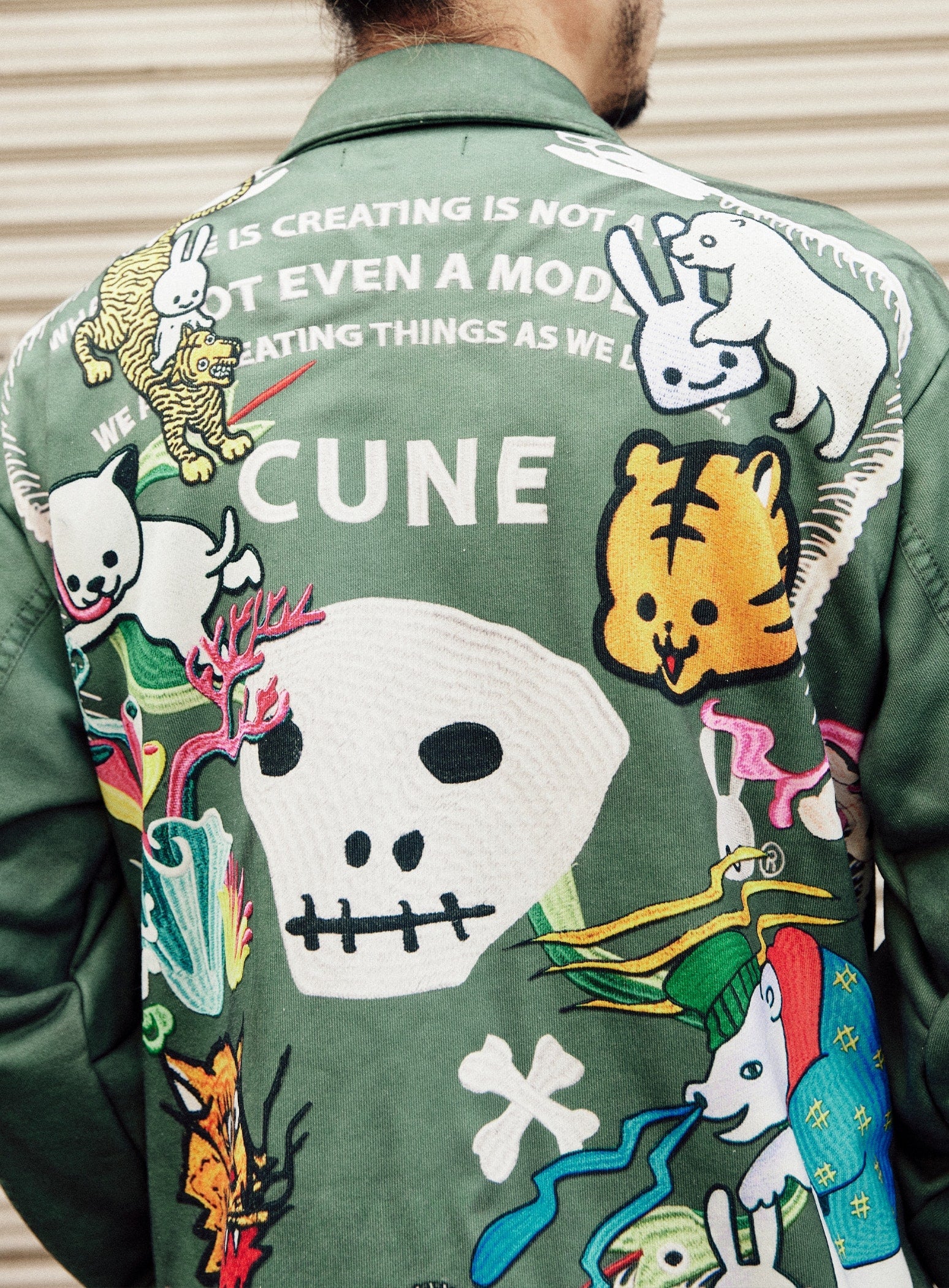 30th ANNIV ベトジャンプリントのスウェットコーチジャケット – CUNE