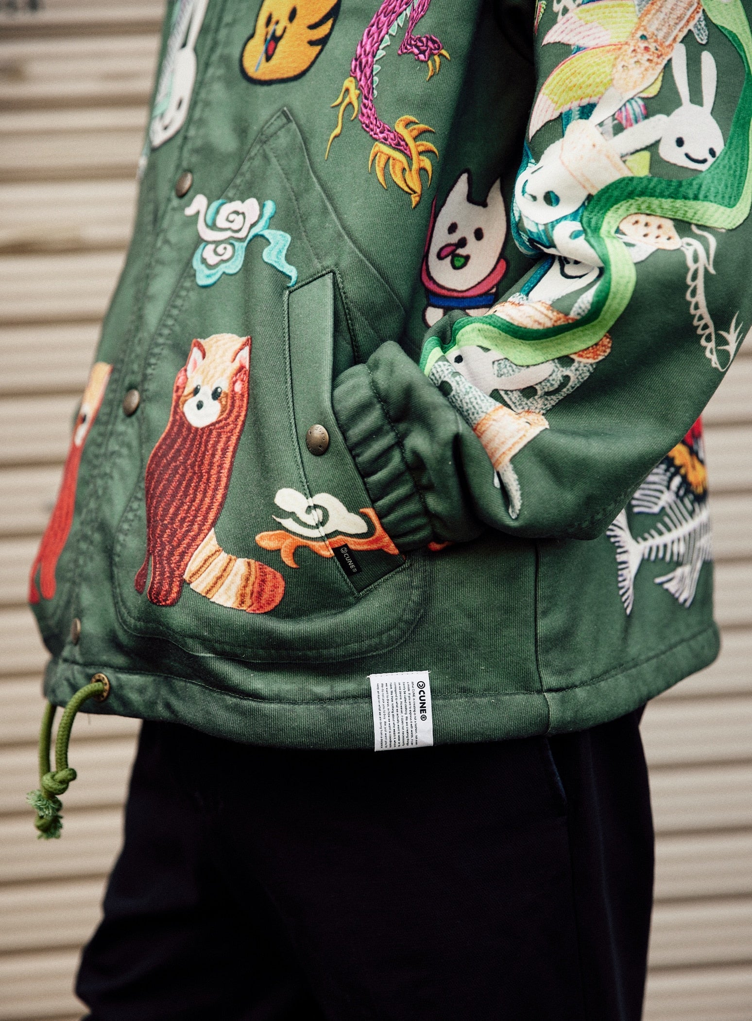 cune　コーチジャケット　30th 30th ANNIV ベトジャンプリントのスウェットコーチジャケット – CUNE
