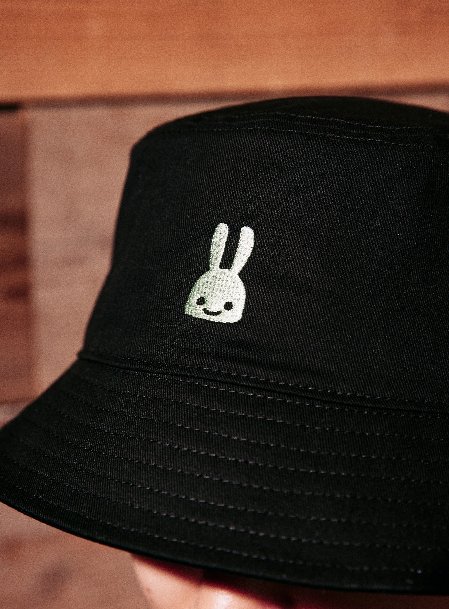 刺繍のバケットハット ウサギ – CUNE