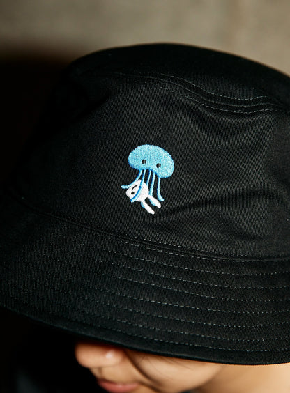 刺繍のバケットハット くらげ
