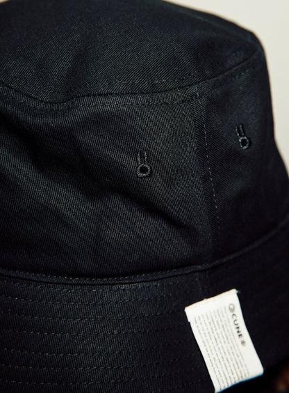 刺繍のバケットハット まくらととらちゃん