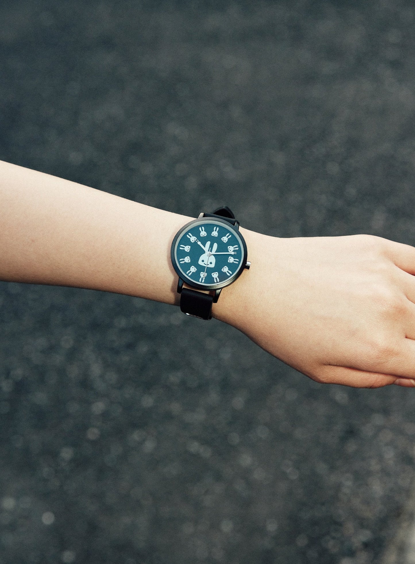 シリコンバンドウォッチ メタリックウサギ