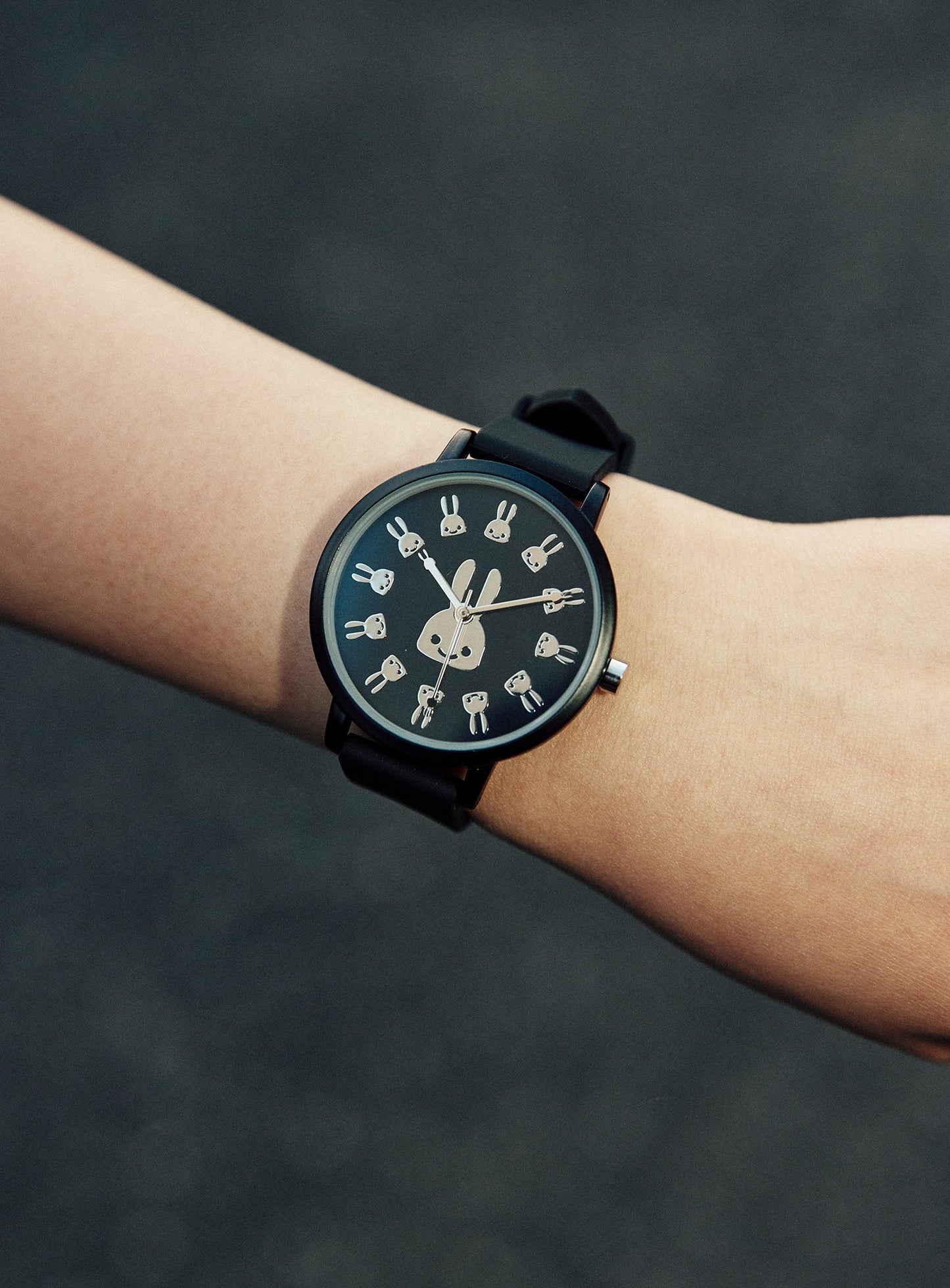 シリコンバンドウォッチ メタリックウサギ