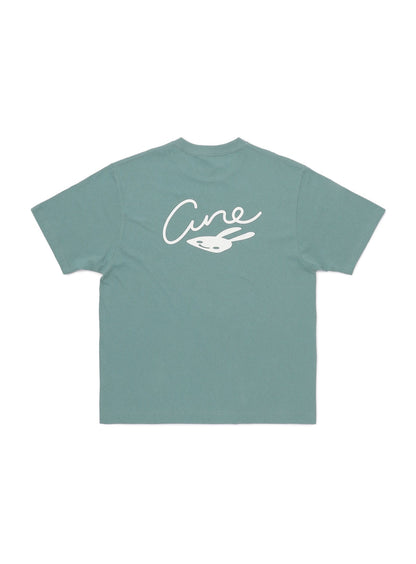 S/S Tee 頬杖