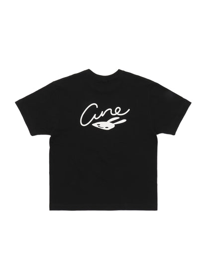 S/S Tee 頬杖