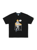 S/S Tee 頬杖