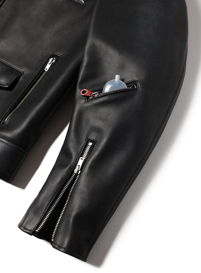 カウレザーの三RIDERS JACKET 白ウサギ