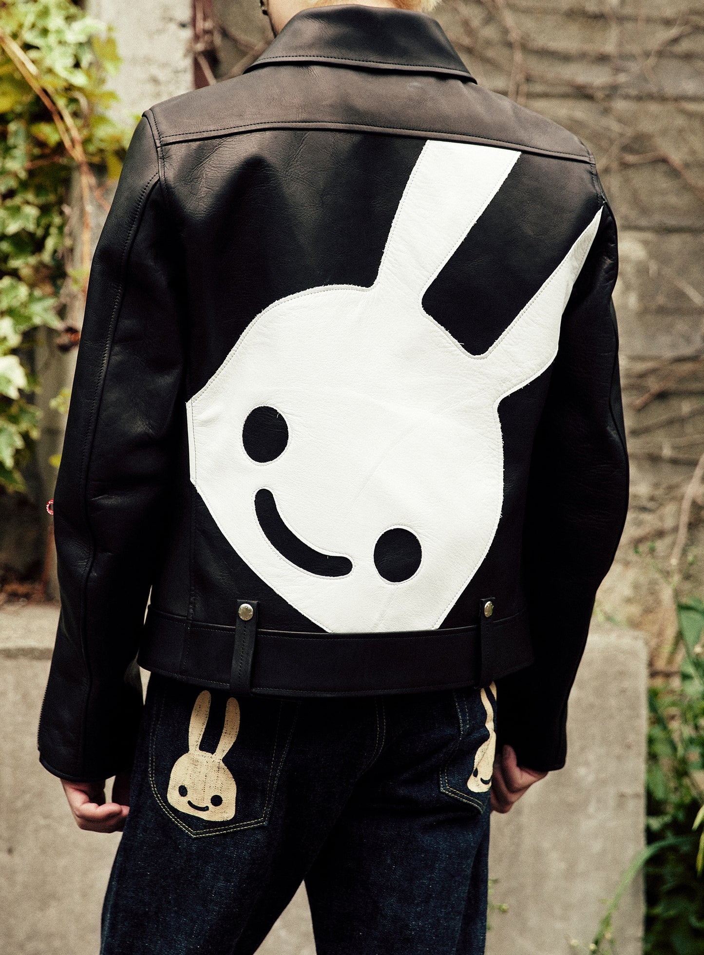 カウレザーの二RIDERS JACKET 白ウサギ