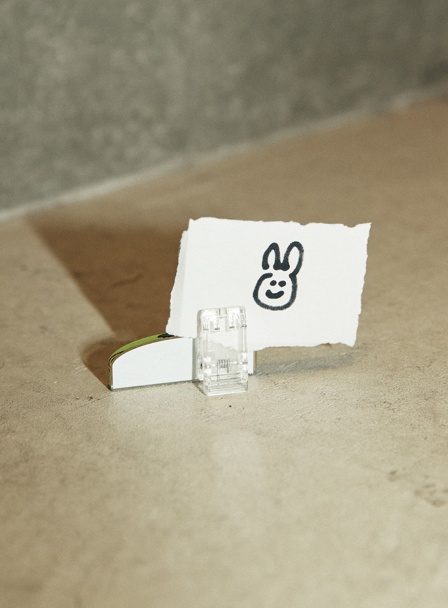 ランダムアクリルメモクリップ – CUNE