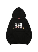 CUNE PULL PARKA テープカット