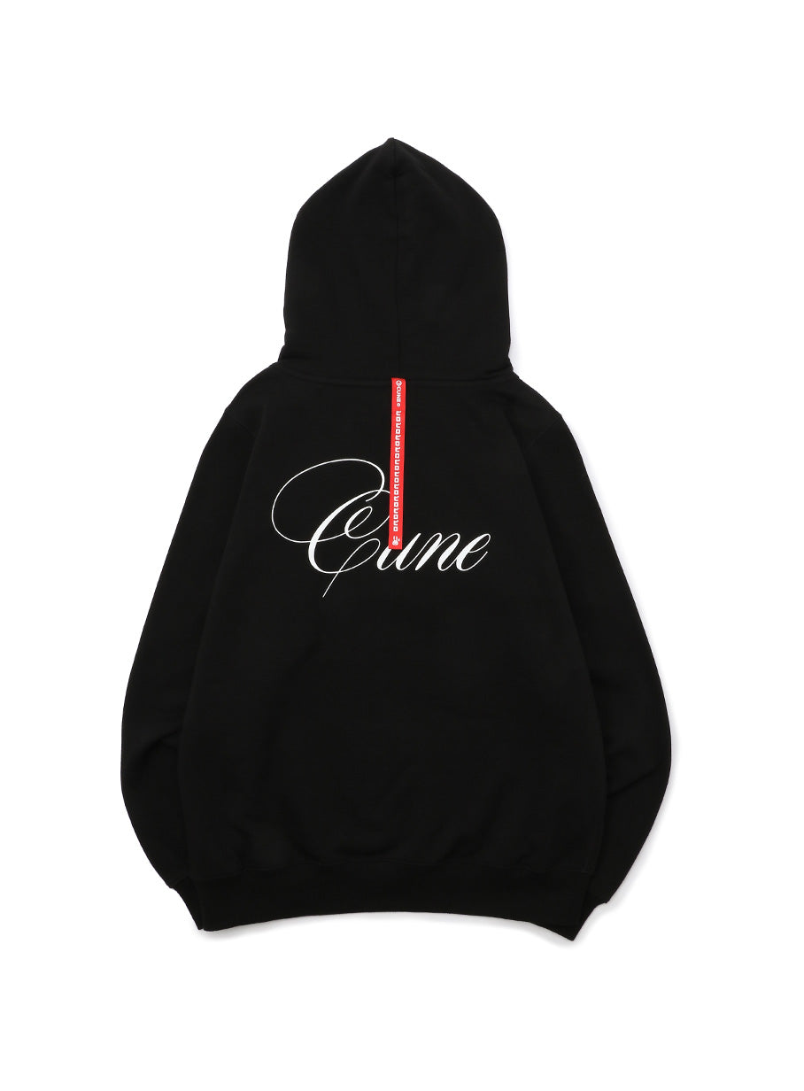 CUNE PULL PARKA テープカット