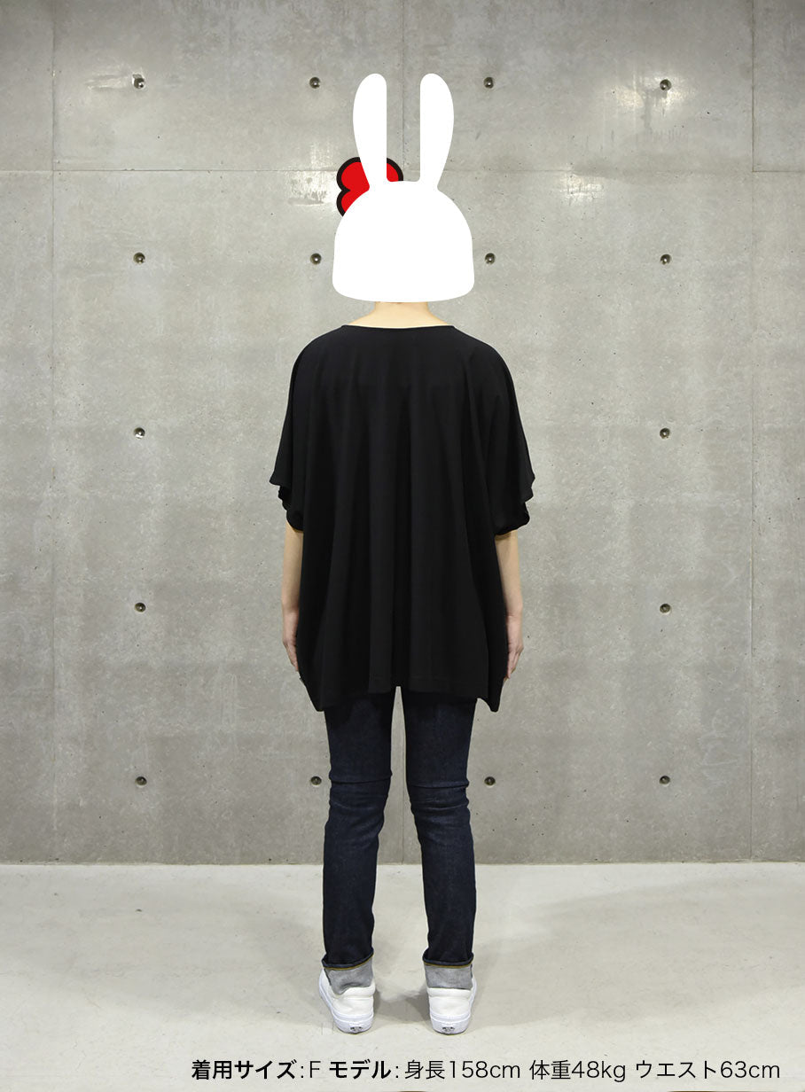 四角いTシャツ ウサギ6匹