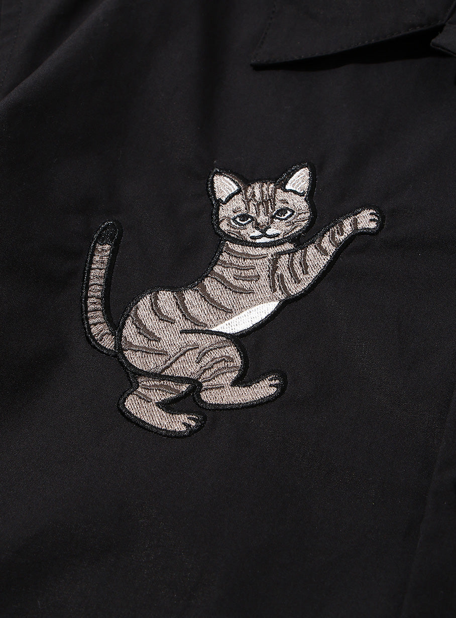 サーフィン刺繍の開襟シャツ 灰色猫