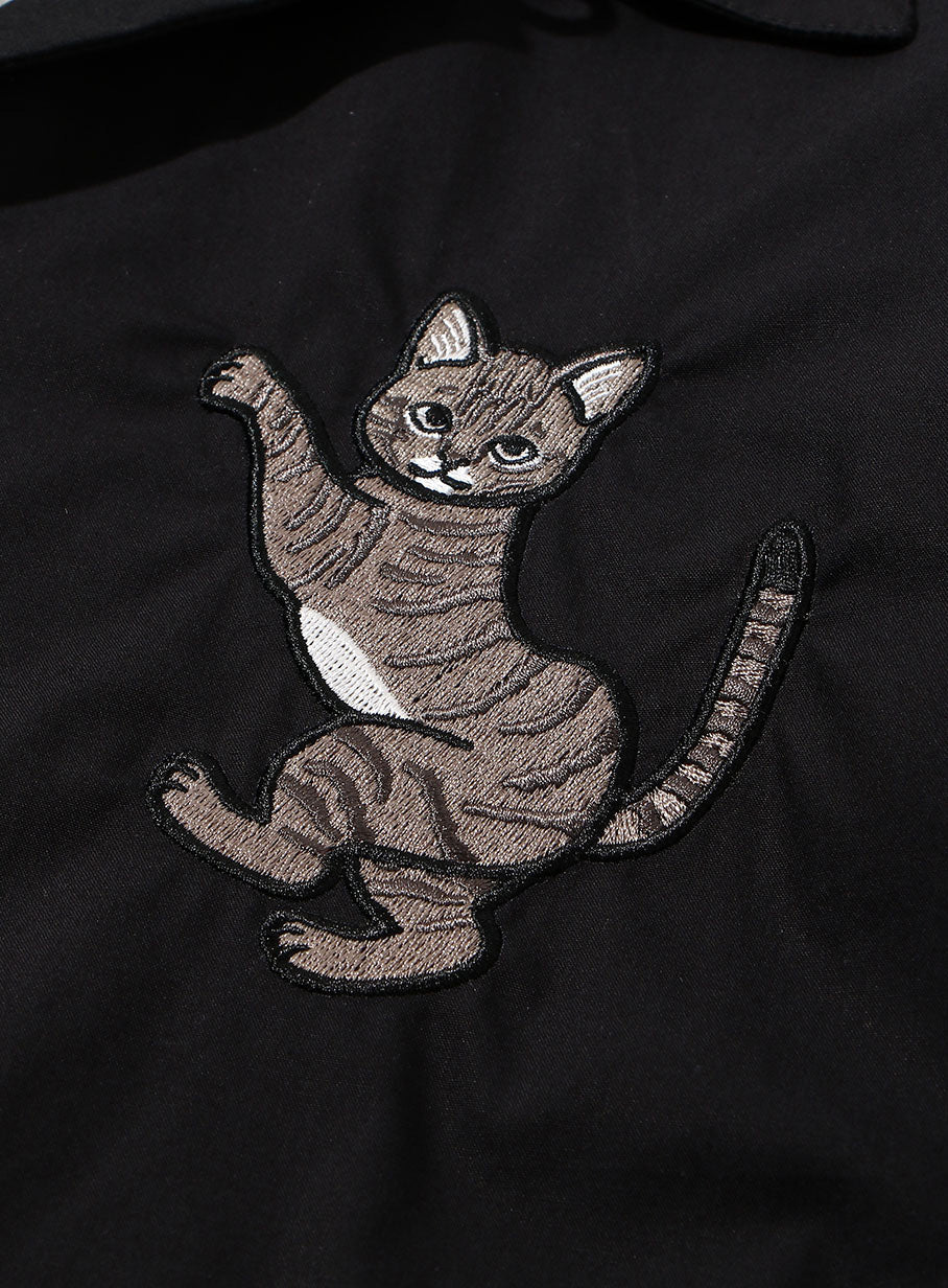 サーフィン刺繍の開襟シャツ 灰色猫