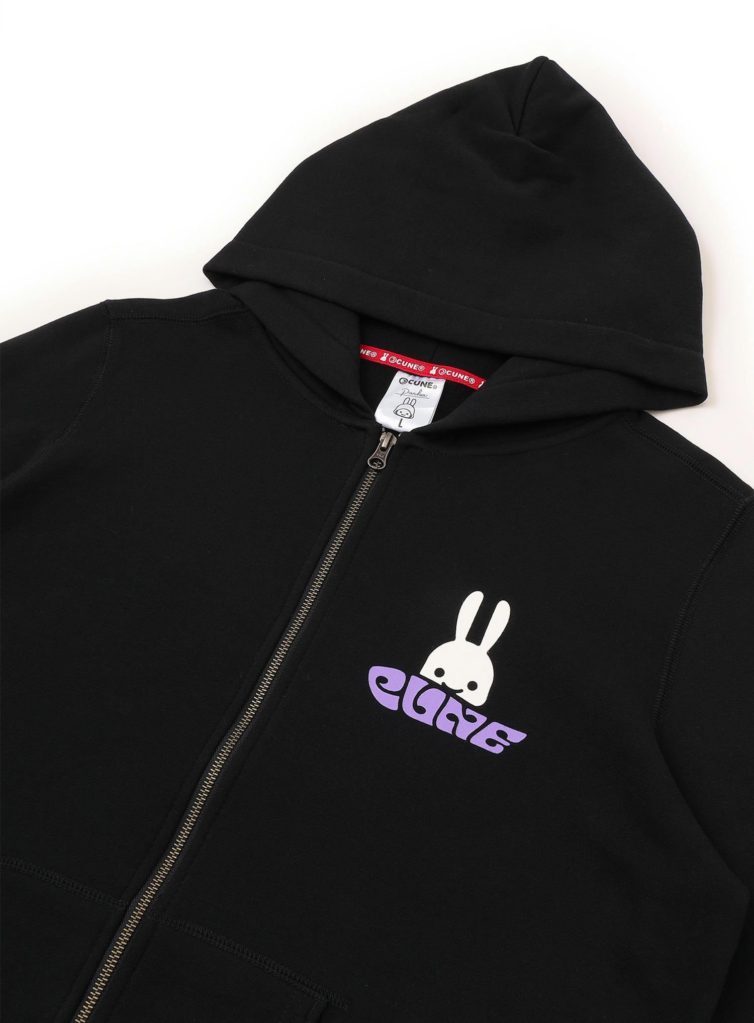 CUNE ZIP PARKA ロゴ