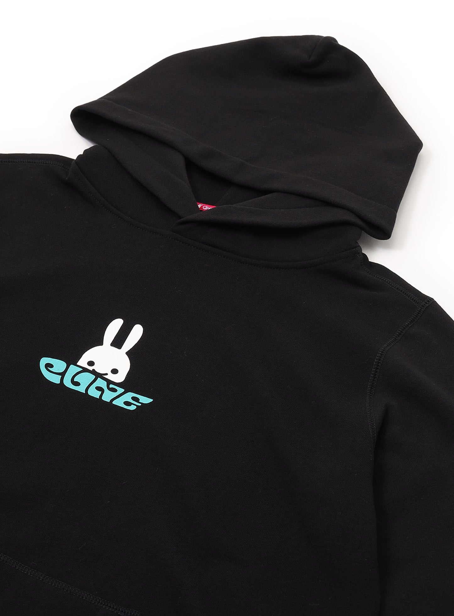 CUNE PULL PARKA ロゴ