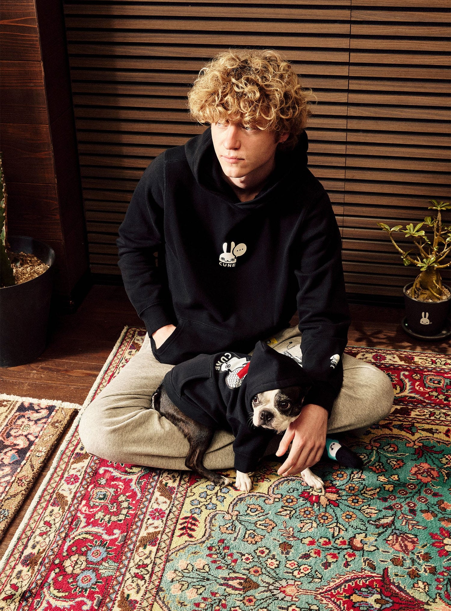 犬と人 人のPULL PARKA へっへっへ