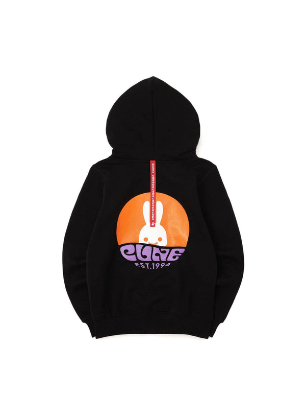 CUNE KIDS PARKA ロゴ