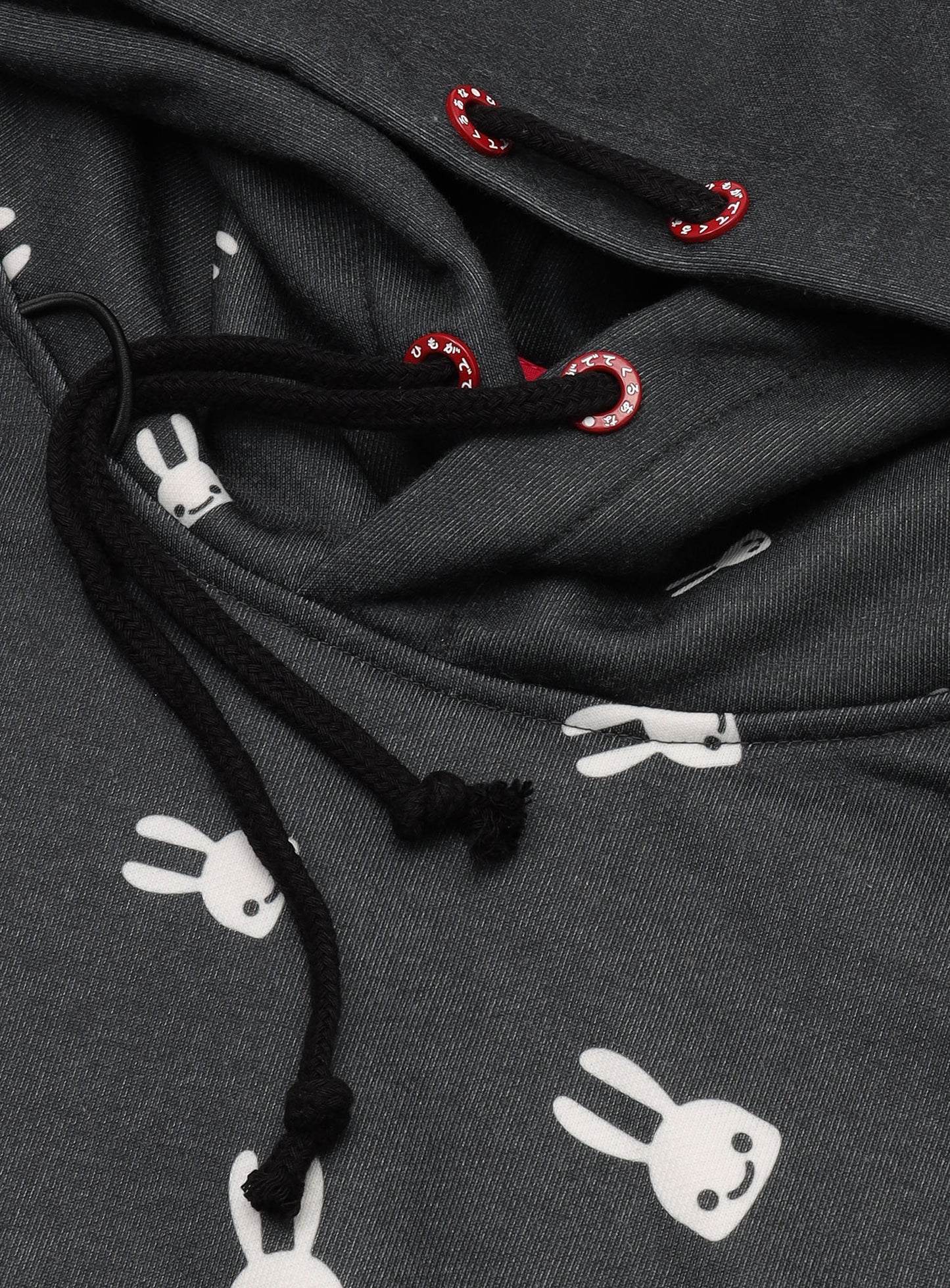 降り積もるウサギパーカー